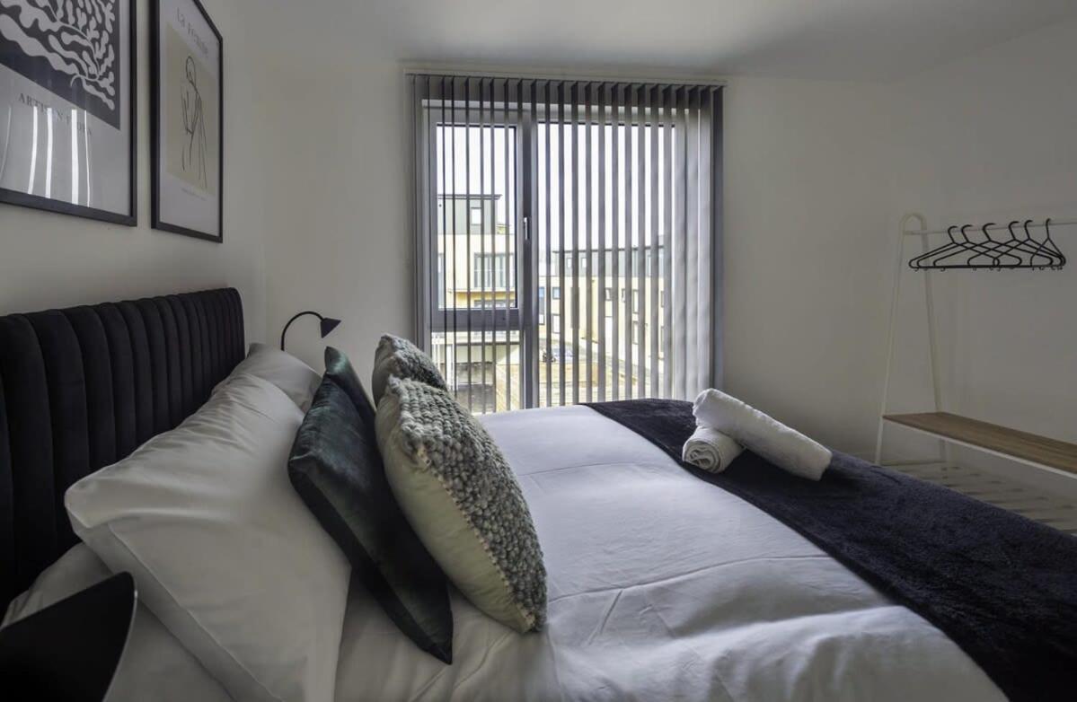 Modern And Bright 2 Bed Apartment In Ashford Ashford  Exterior photo